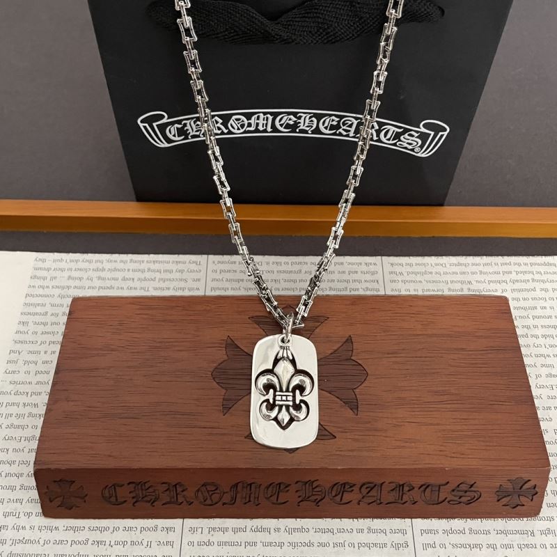 Ch**me He**ts necklaces